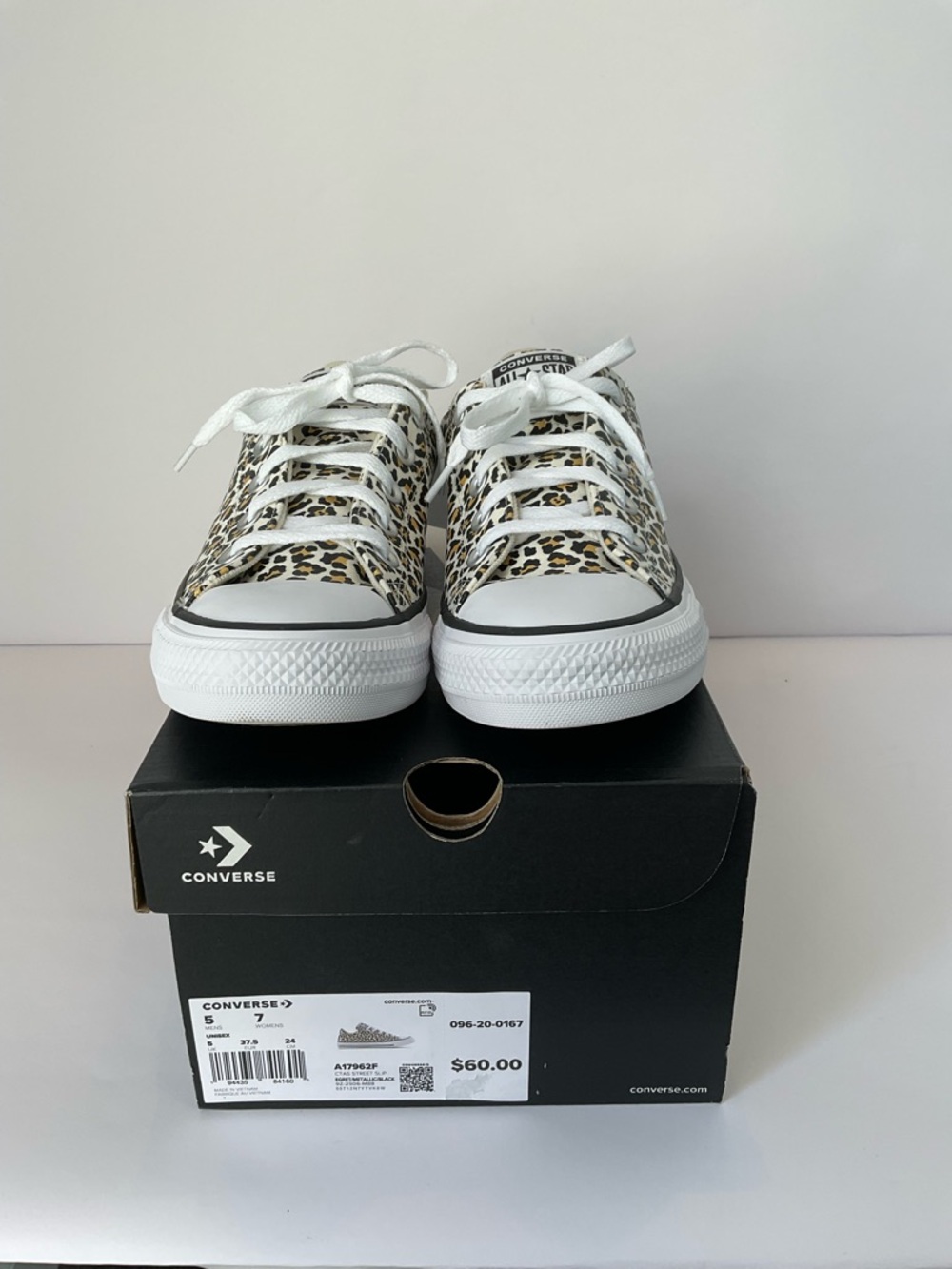NWT/In Box Converse Low Top Women’s Leopard Print Fashion Sneakers